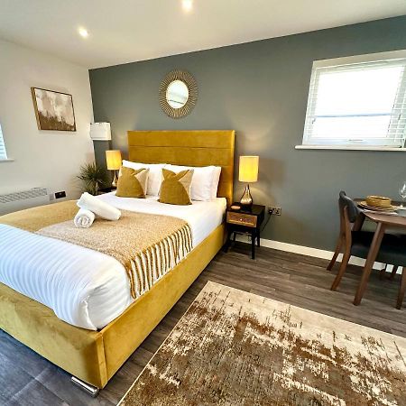 A Cozy Hideaway With Balcony - Close To Beach 伯恩茅斯 外观 照片